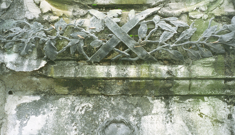 details on a monument